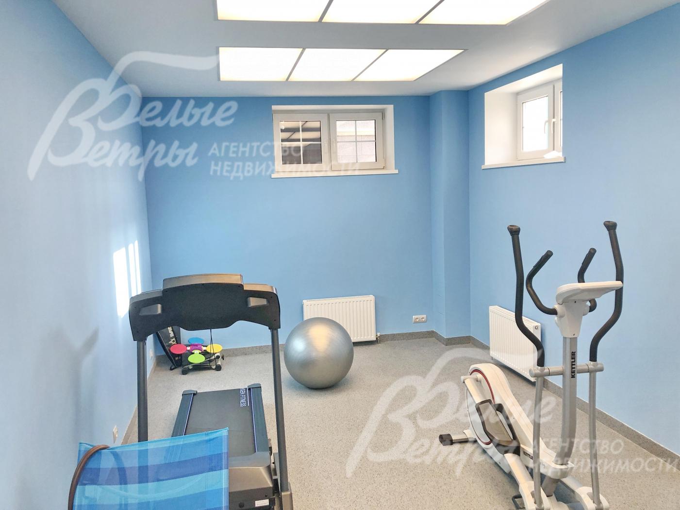 Спортзал на цокольном этаже площадью 23 кв.м