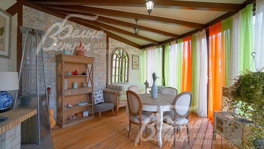 Беседка 24 кв.м с мангалом, коптильней. Подведено электричество и вода