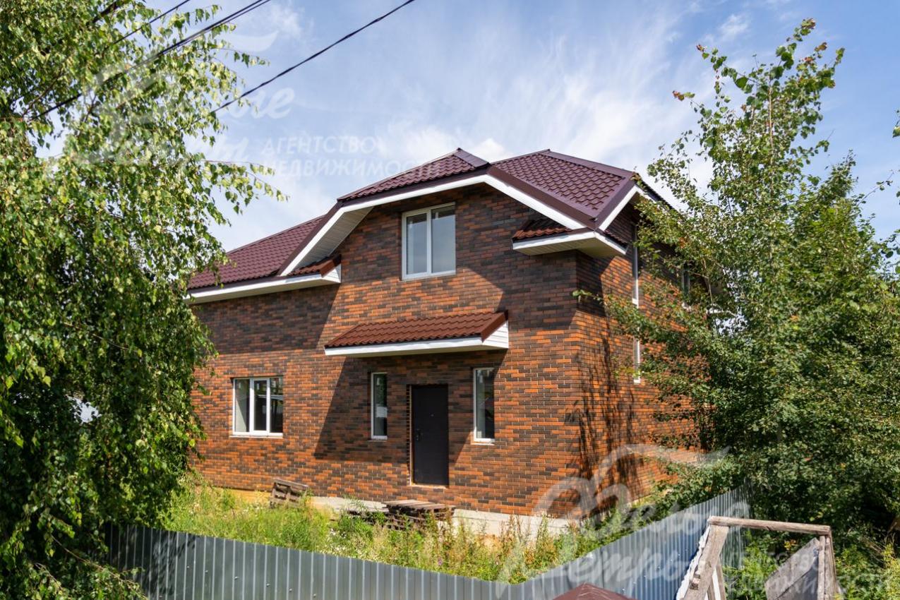 Фасад дома выполнен под ключ