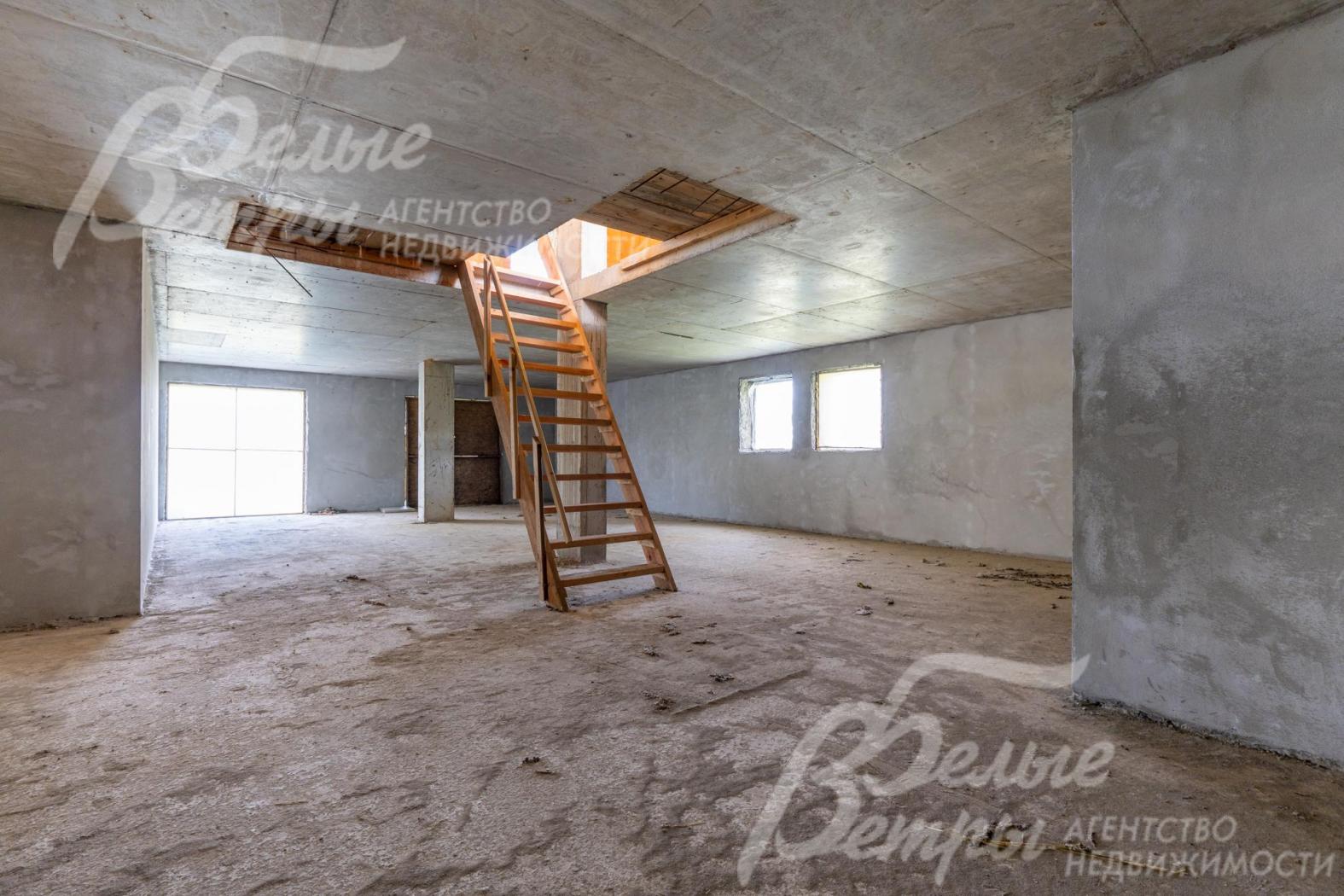 Стены оштукатурены в цокольном этаже