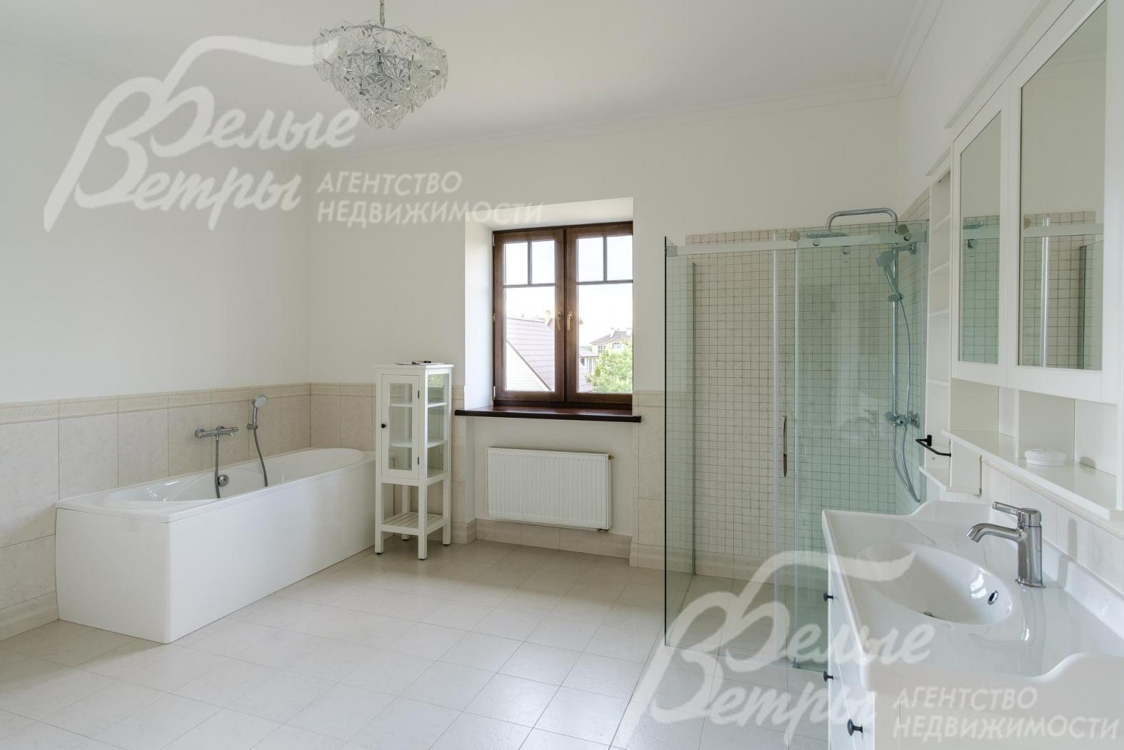 Ванная комната при мастер-спальне