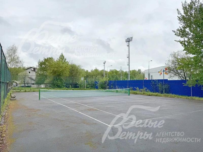 Теннисный корт в поселке Юпитер в Новой Москве