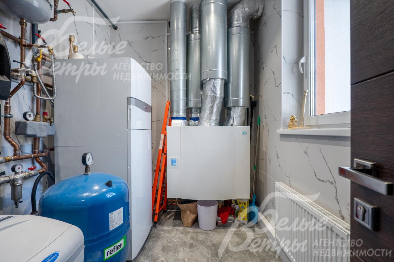 В доме - богатая инженерная начинка, приточно-вытяжная вентиляция, комплексная система очистки воды Whaterboss производства США