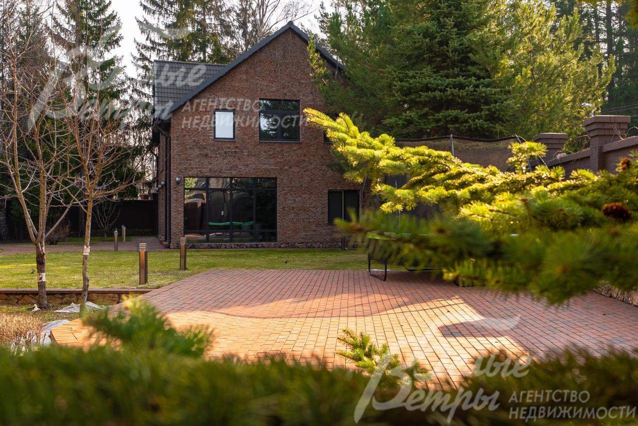 Участок 15 соток с ландшафтным дизайном и подсветкой