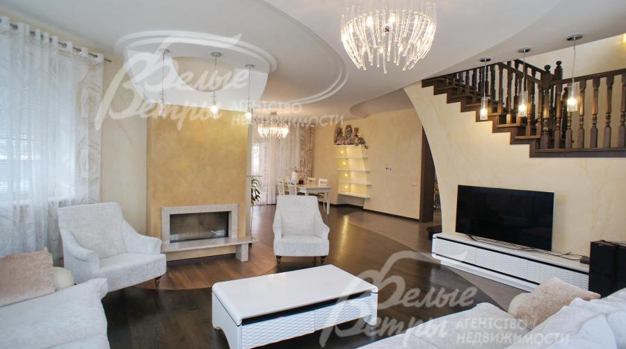 В холле и кухне теплые полы покрыты керамогранитом