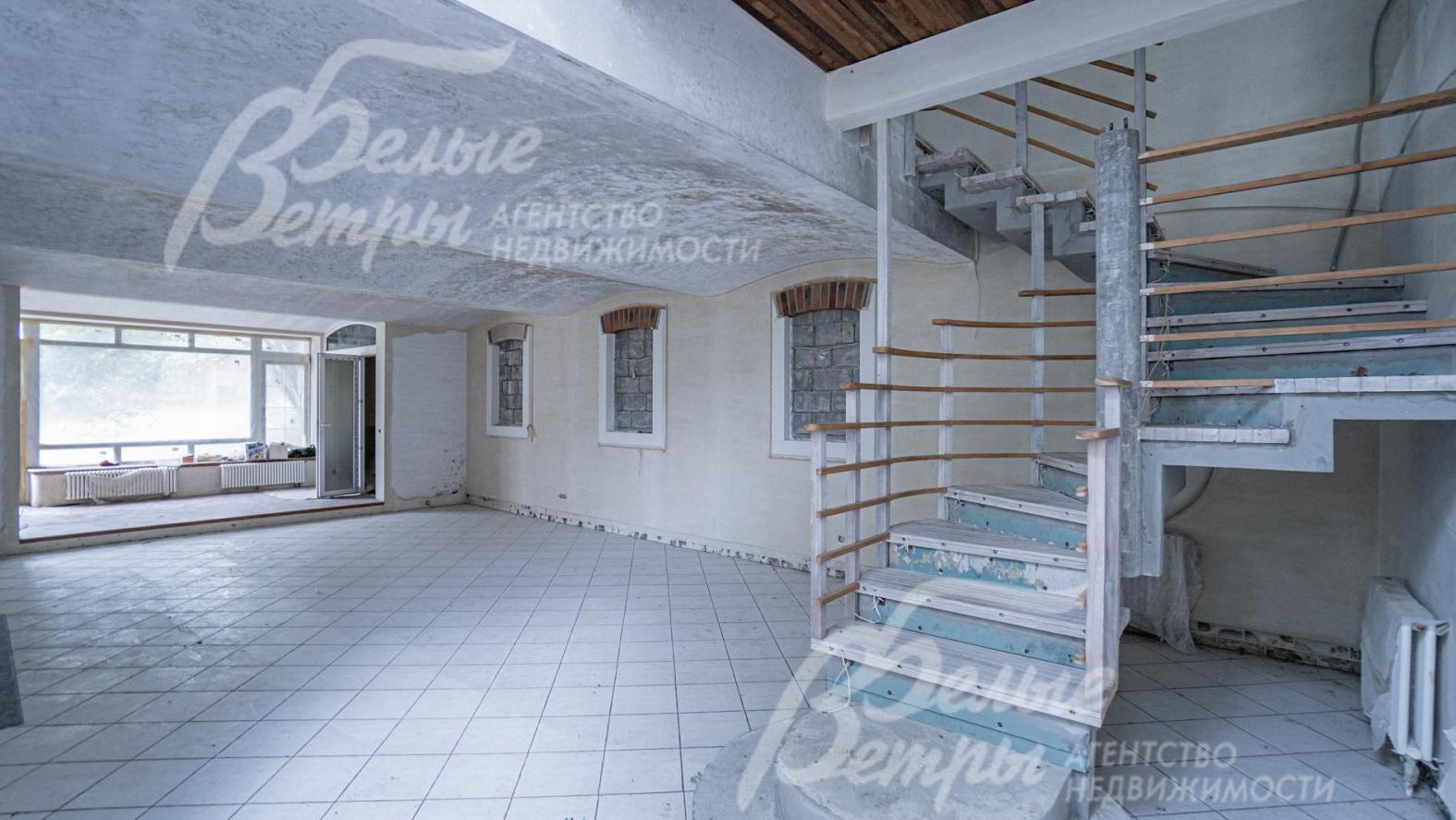 Лестница в SPA комплексе винтовая