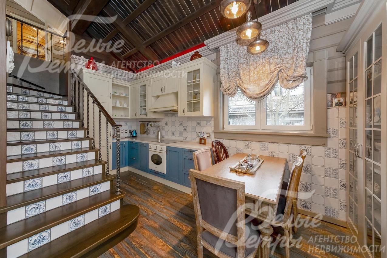 Кухня-столовая в СПА комплексе