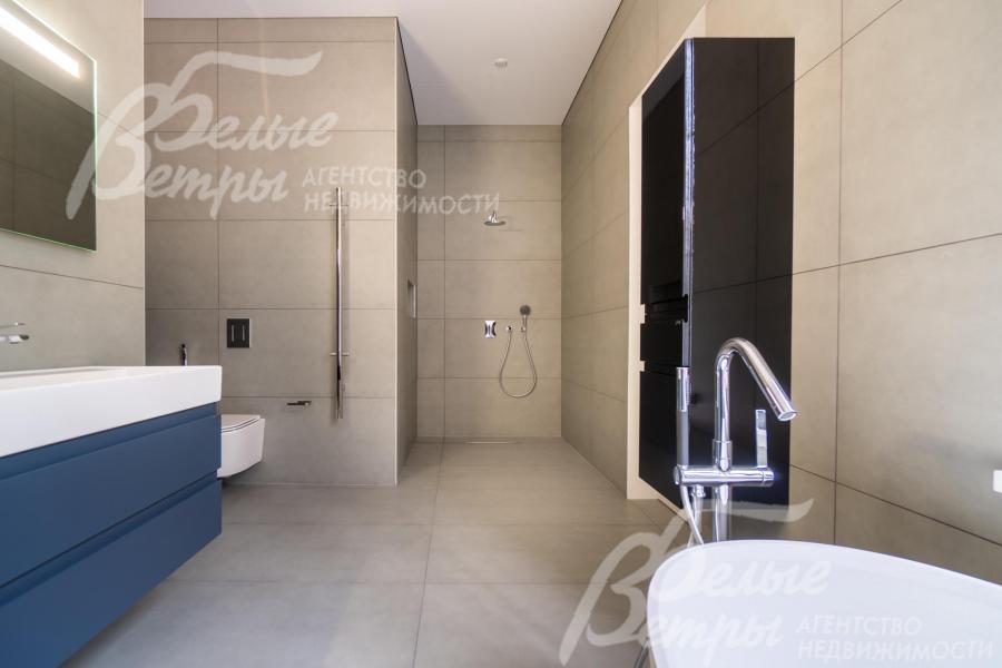 Санузел мастер-спальни со входом в хамам