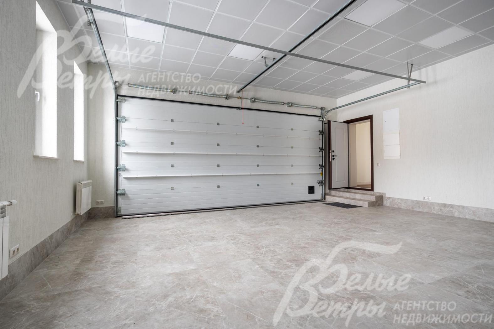 Гараж на 2 м/м 44 кв.м с автоматическими воротами