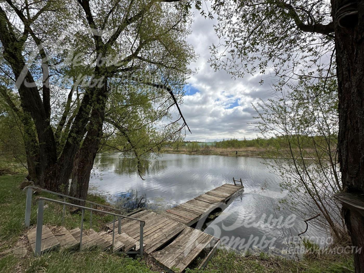 Живописный пруд в деревне Черепово