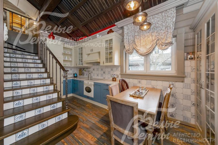 Кухня-столовая в СПА комплексе