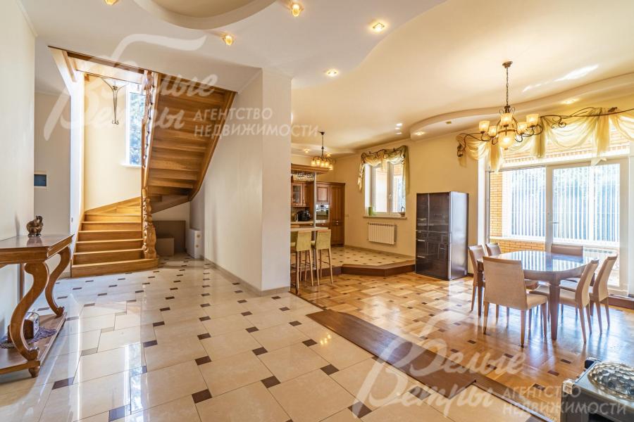 На полу керамогранит с водяным подогревом