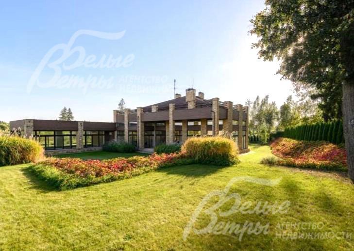 653 кв.м с бассейном под чистовую отделку в поселке Усадьба Бергов