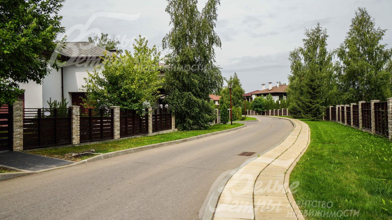 Широкие асфальтированные дороги