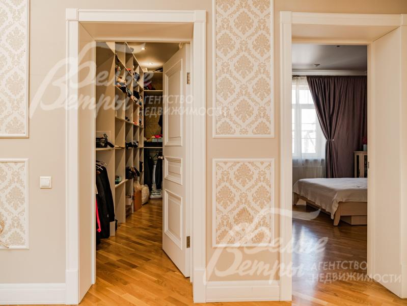 Гардеробная при спальне