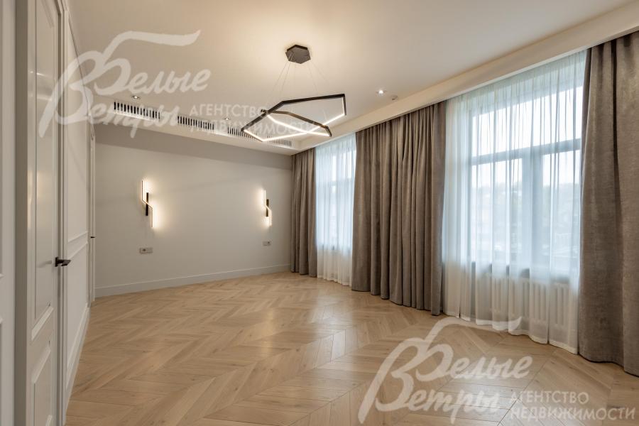 Мастер спальня 2 с санузлом и гардеробной