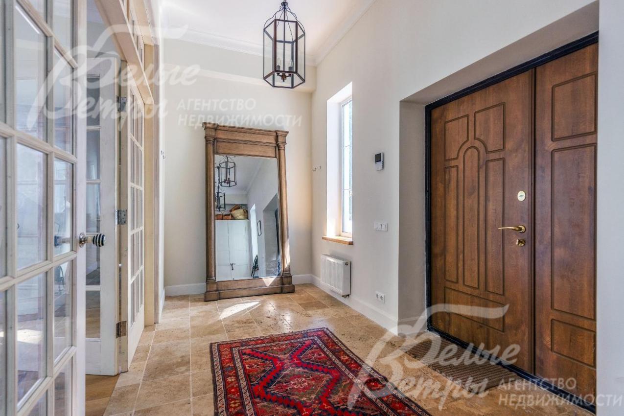 Холл-прихожая