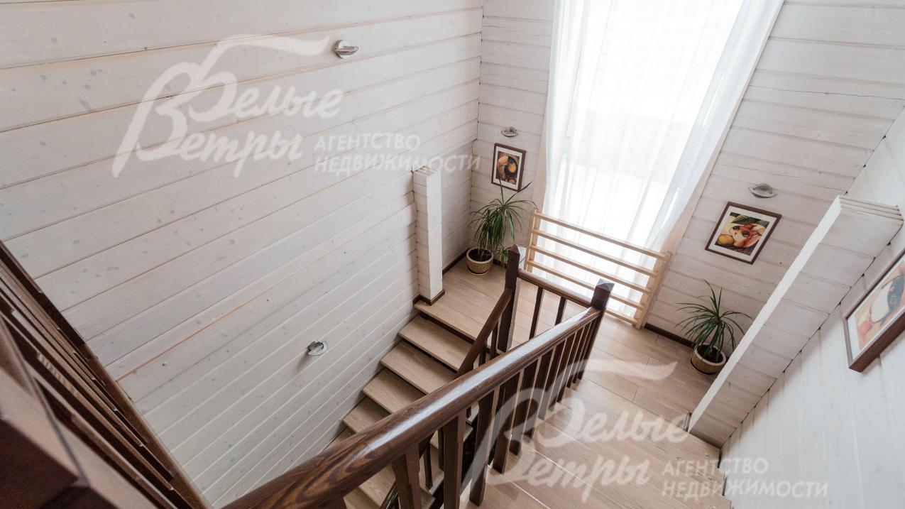 Лестница деревянная из ясеня