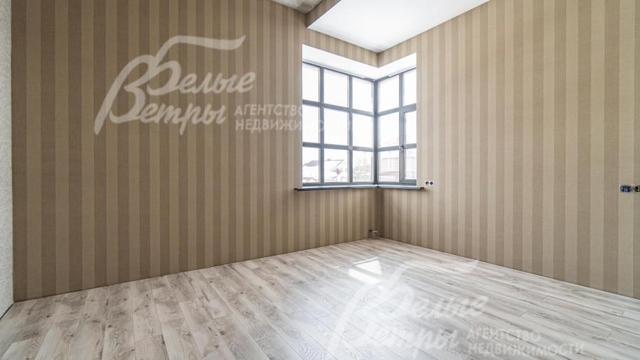 На полу керамогранит