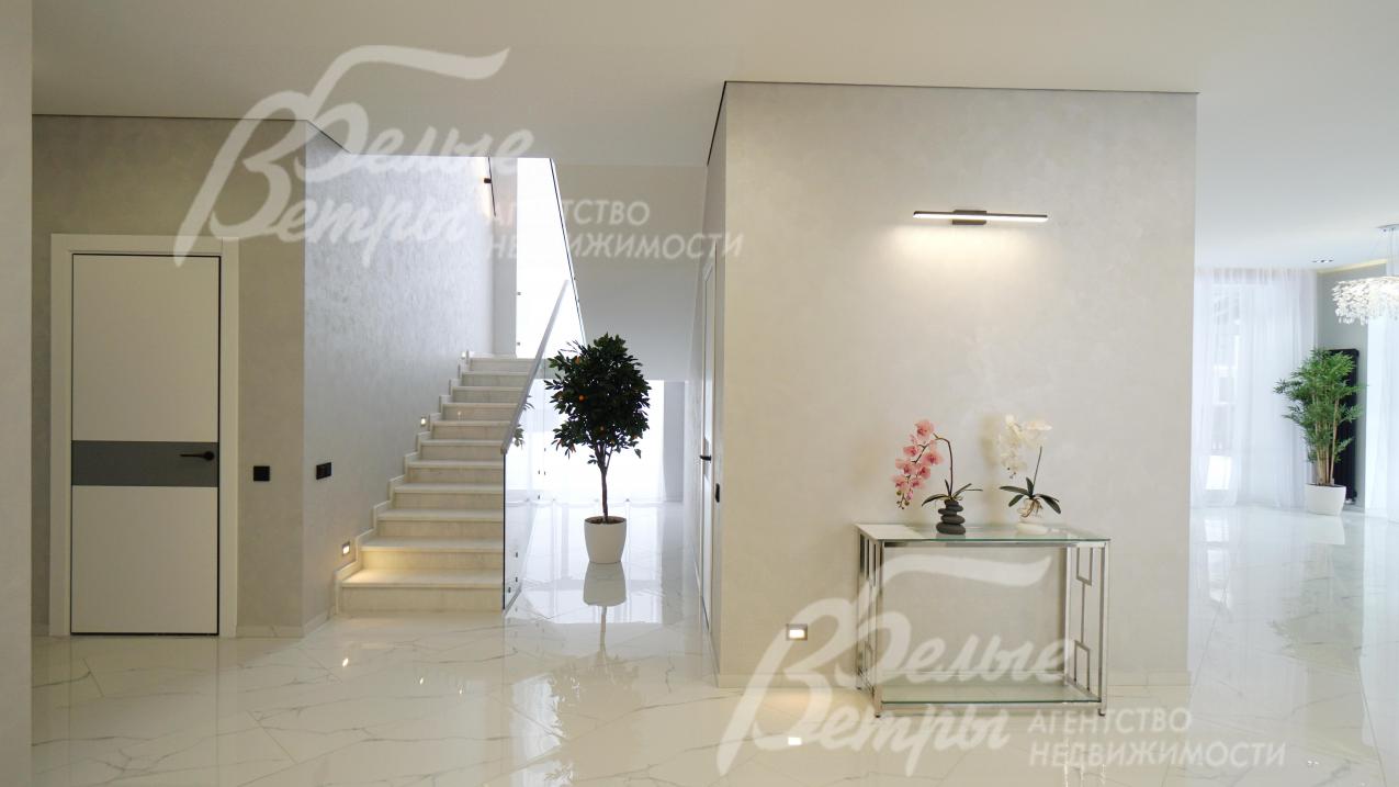 просторный холл