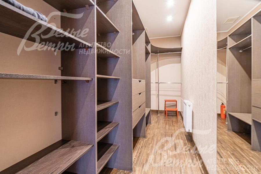 Гардеробная на втором этаже