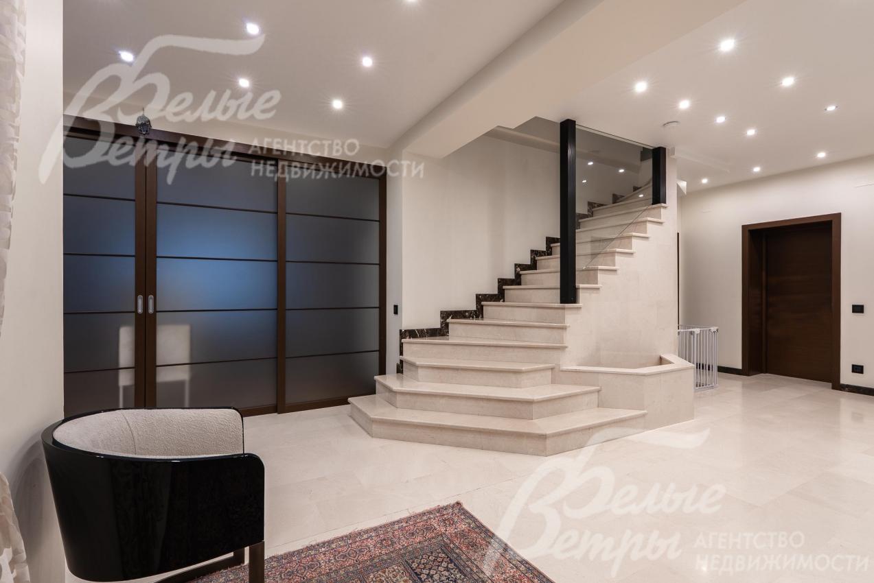 Холл-прихожая