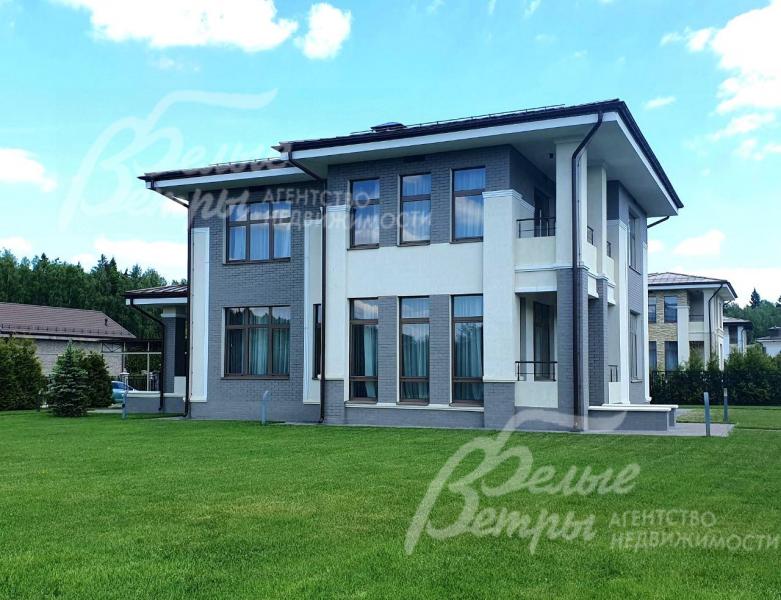 Двухуровневый дом в аренду в охраняемом коттеджном поселке Графский лес