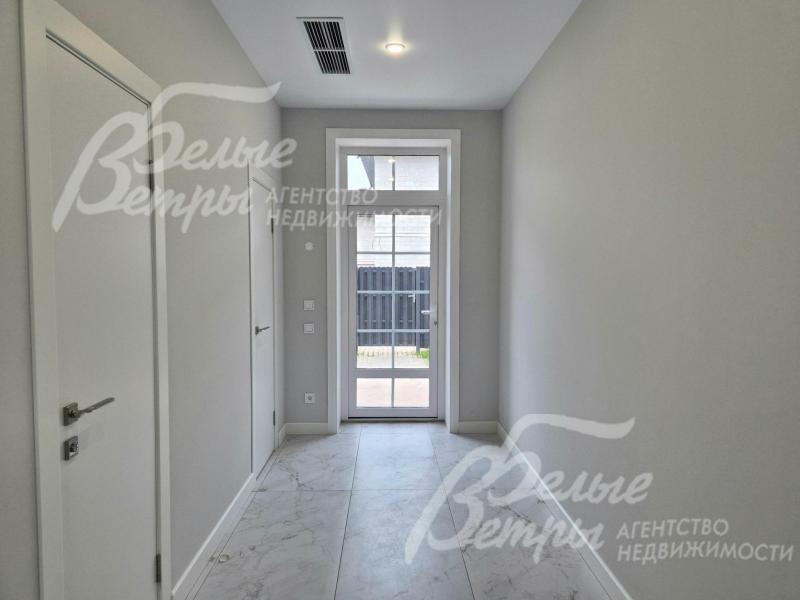 Холл 1-го этажа