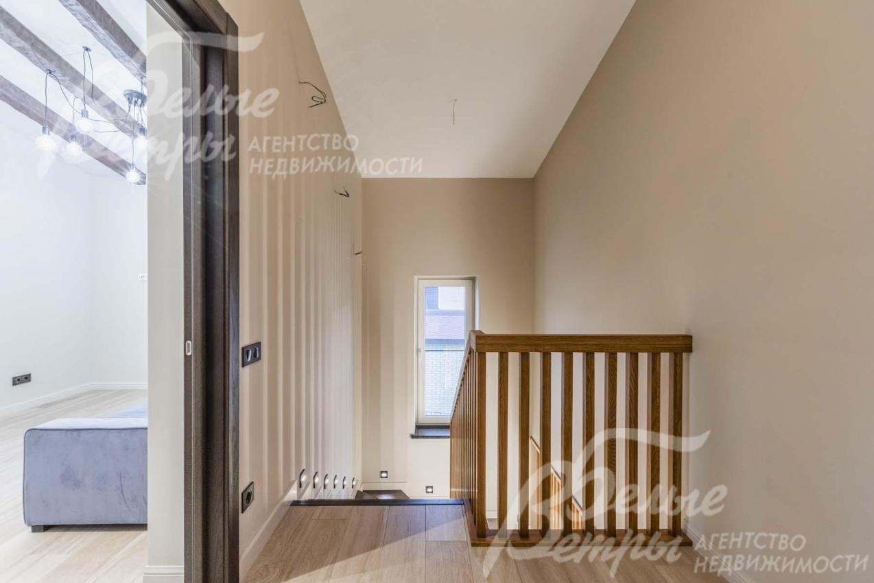 Холл второго этажа