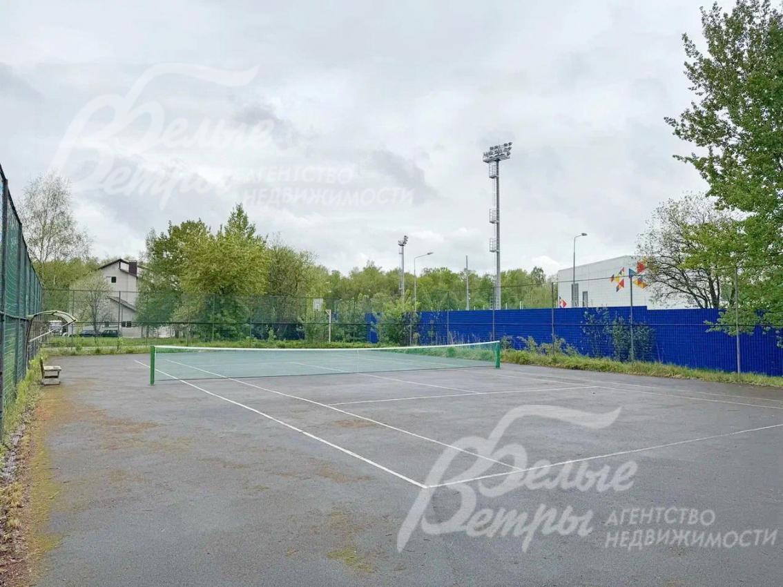 Теннисный корт в поселке Юпитер в Новой Москве