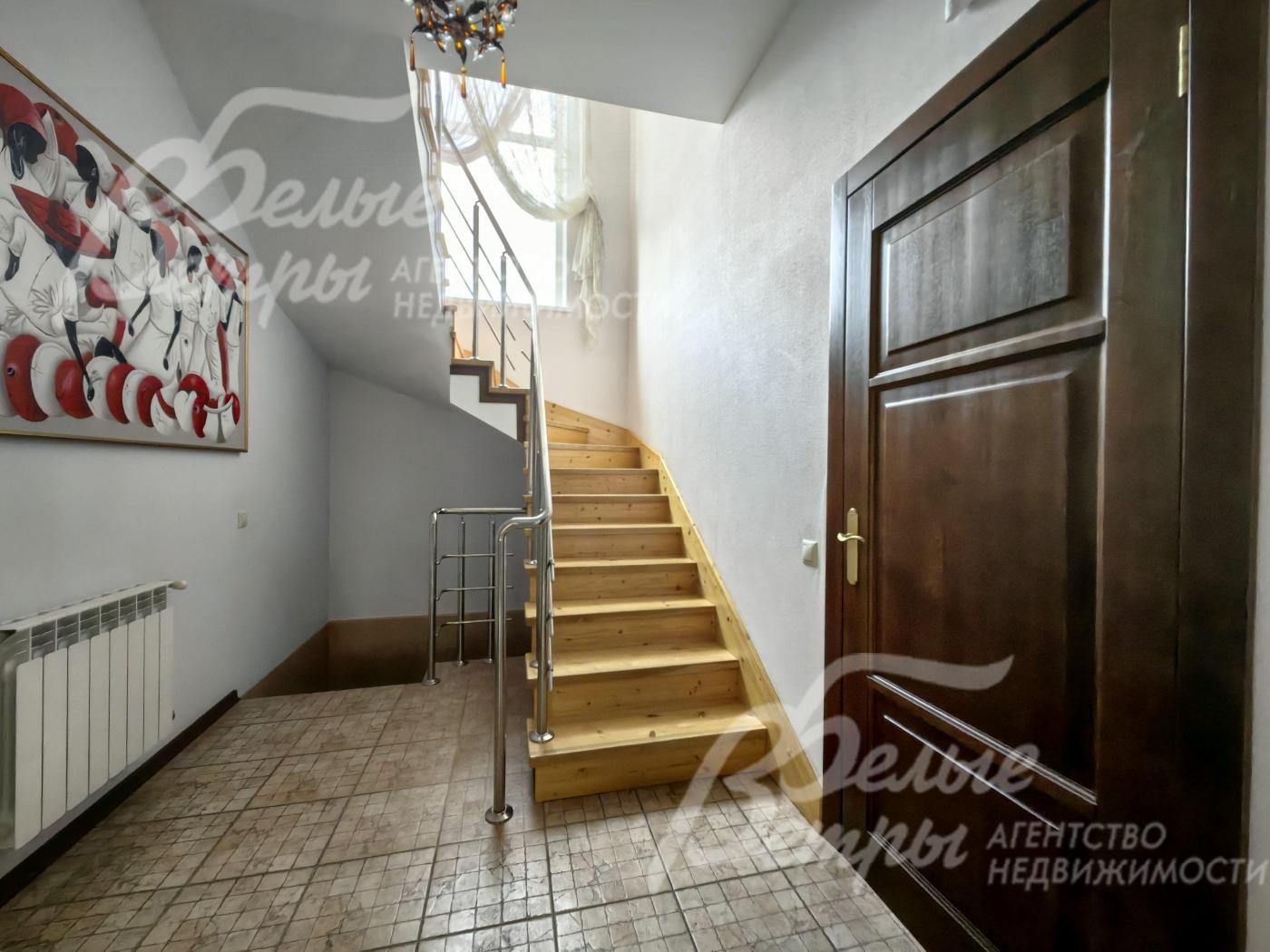 Холл 1го этажа.