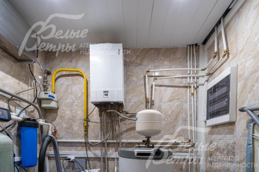 Котельная оборудована газовым котлом и бойлером