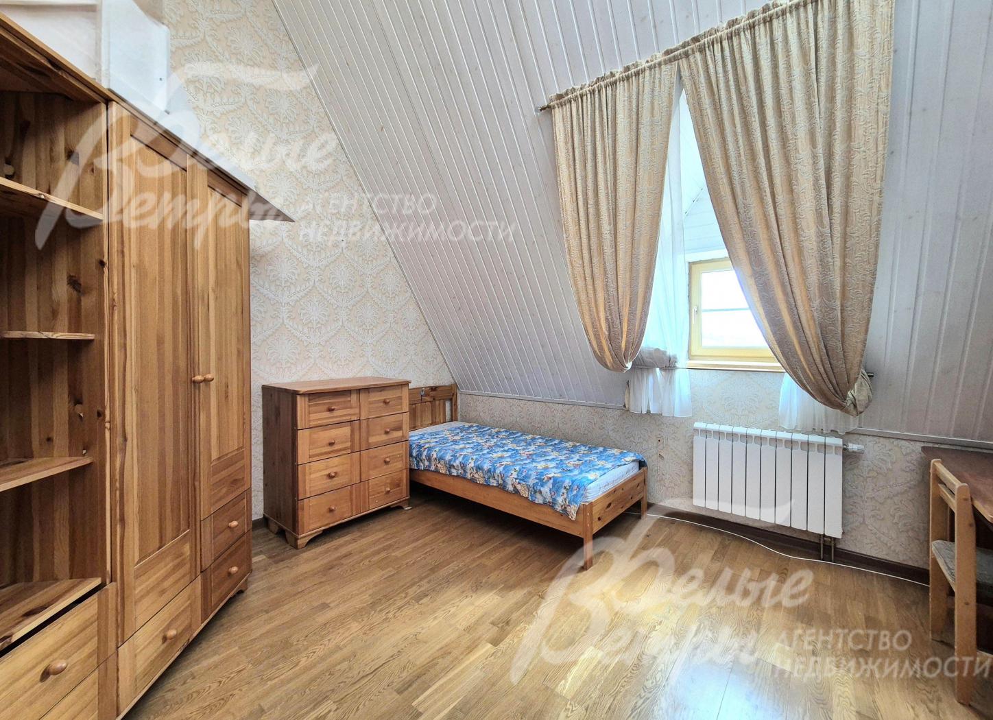 Спальня на мансардном этаже.