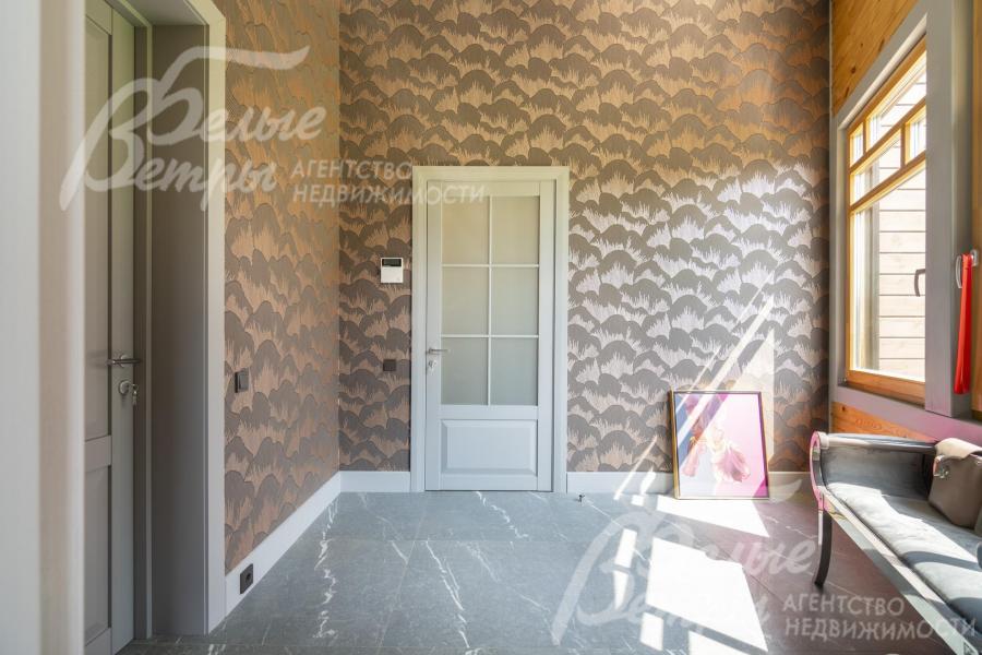 Светлая прихожая