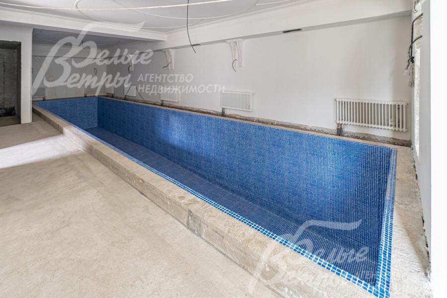 Бассейн с подготовкой под линейный противоток размерами 12х2,5 м, глубина 1.8 м