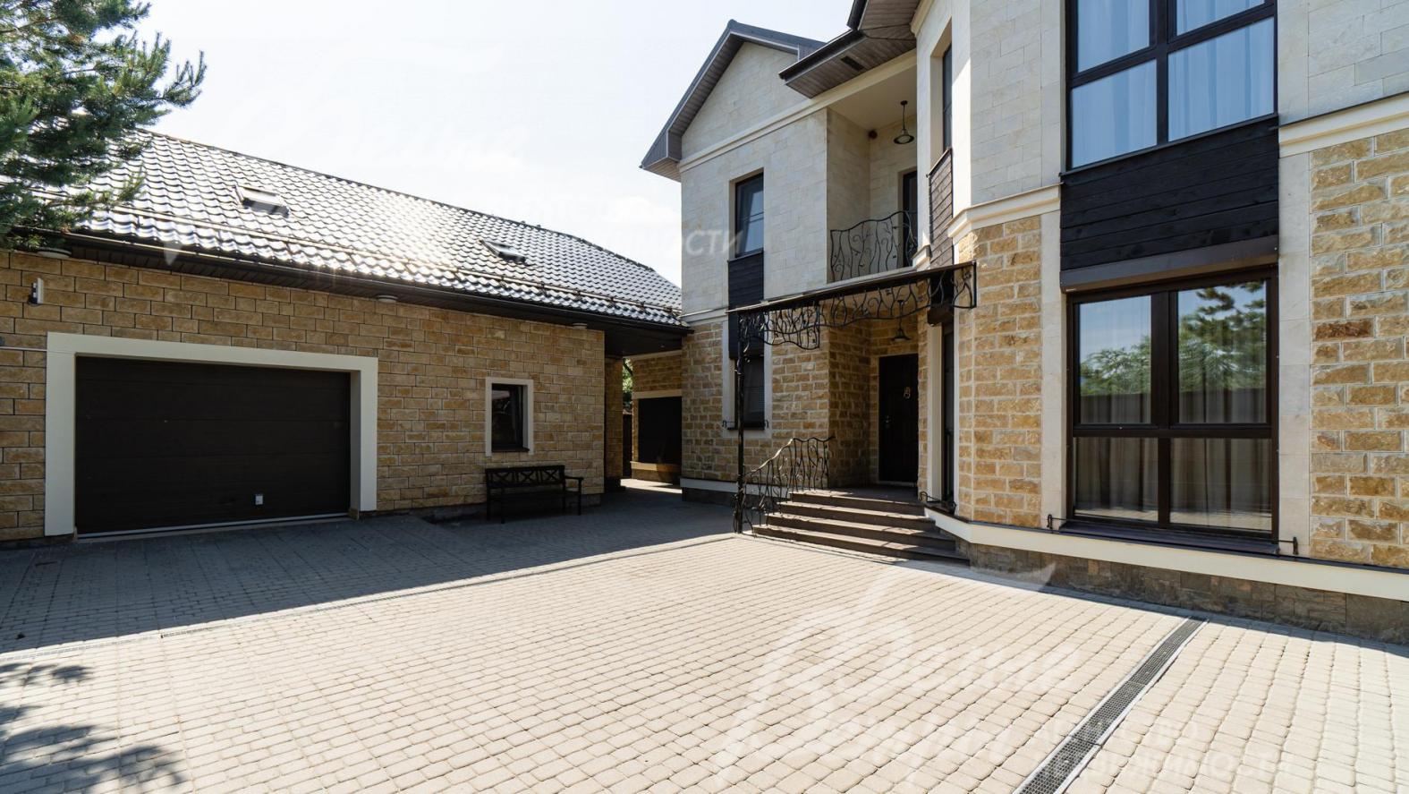 Гараж на 1 а/м, кладовым помещением, отдельным входом в котельную и квартирой персонала