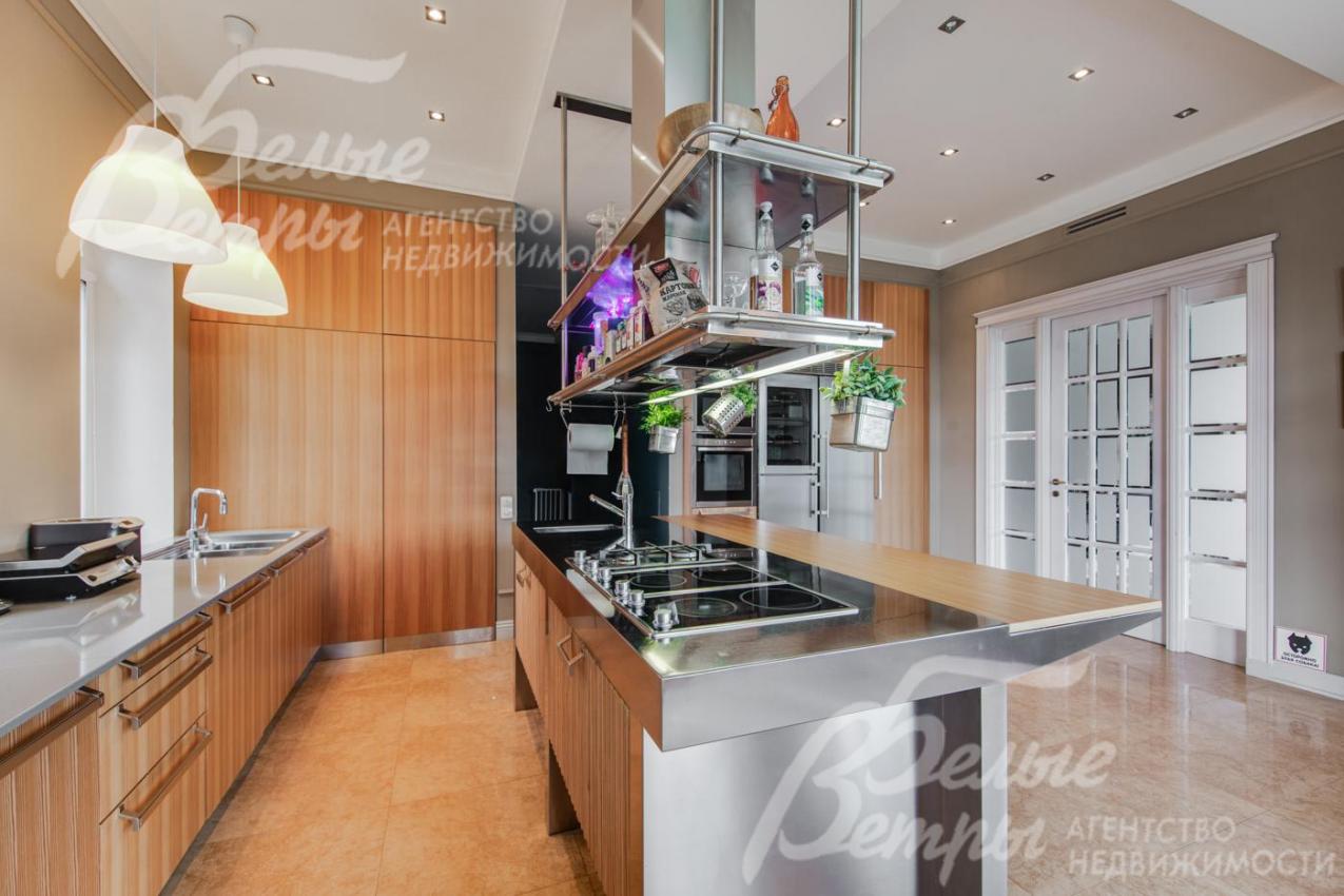 Кухня с островом