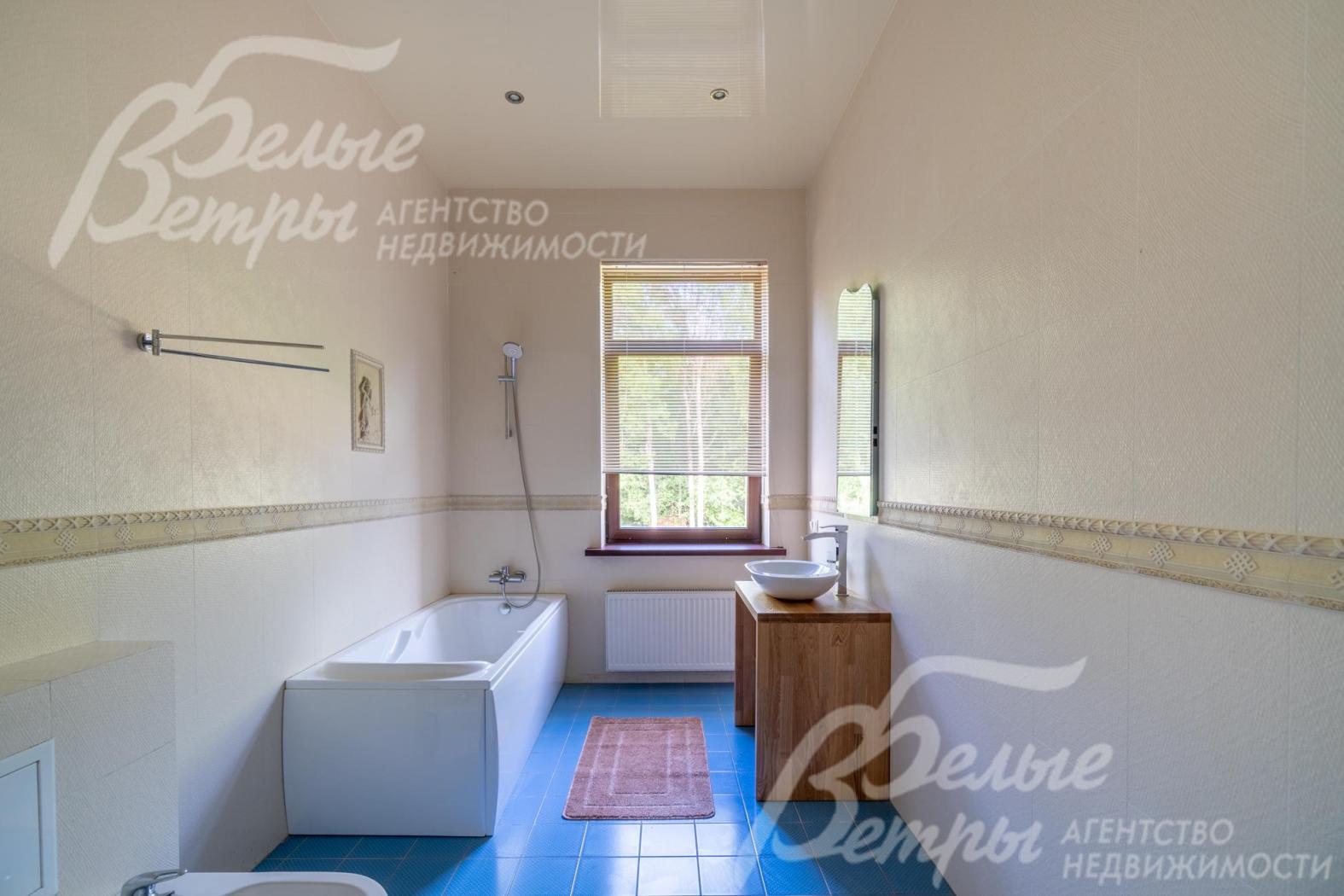 В санузлах – сантехника Grohe, современные модели ванной и сантехнических приборов 