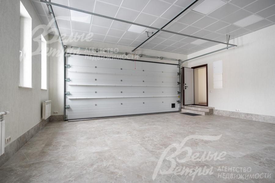 Гараж на 2 м/м 44 кв.м с автоматическими воротами