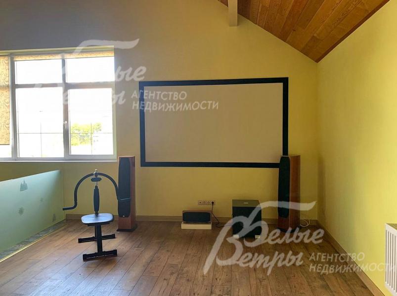 Домашний кинотеатр в мансарде