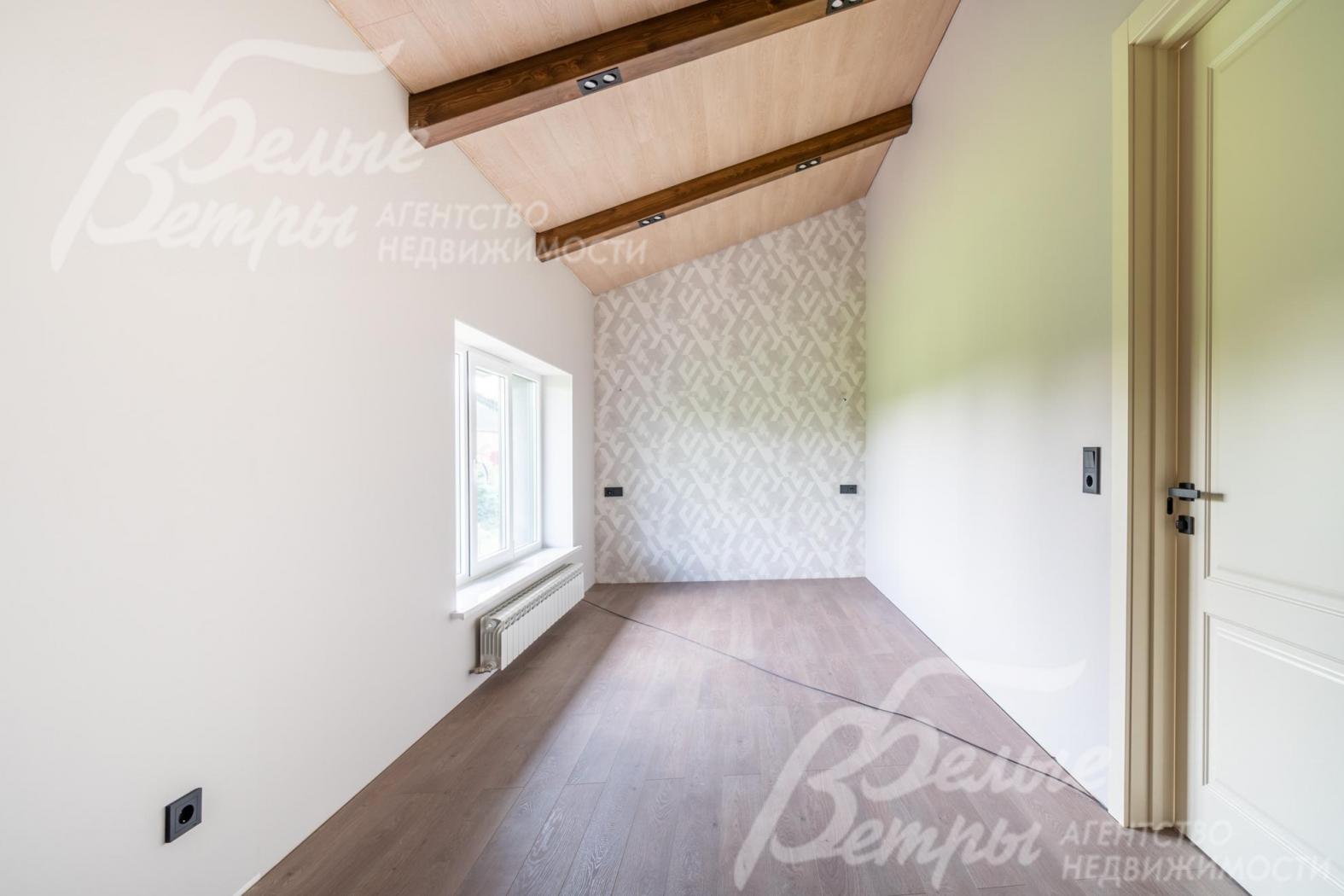 Комната на втором этаже: может выполнять функцию спальни или кабинета