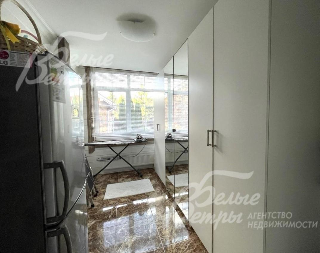 Кладовая с вместительными шкафами