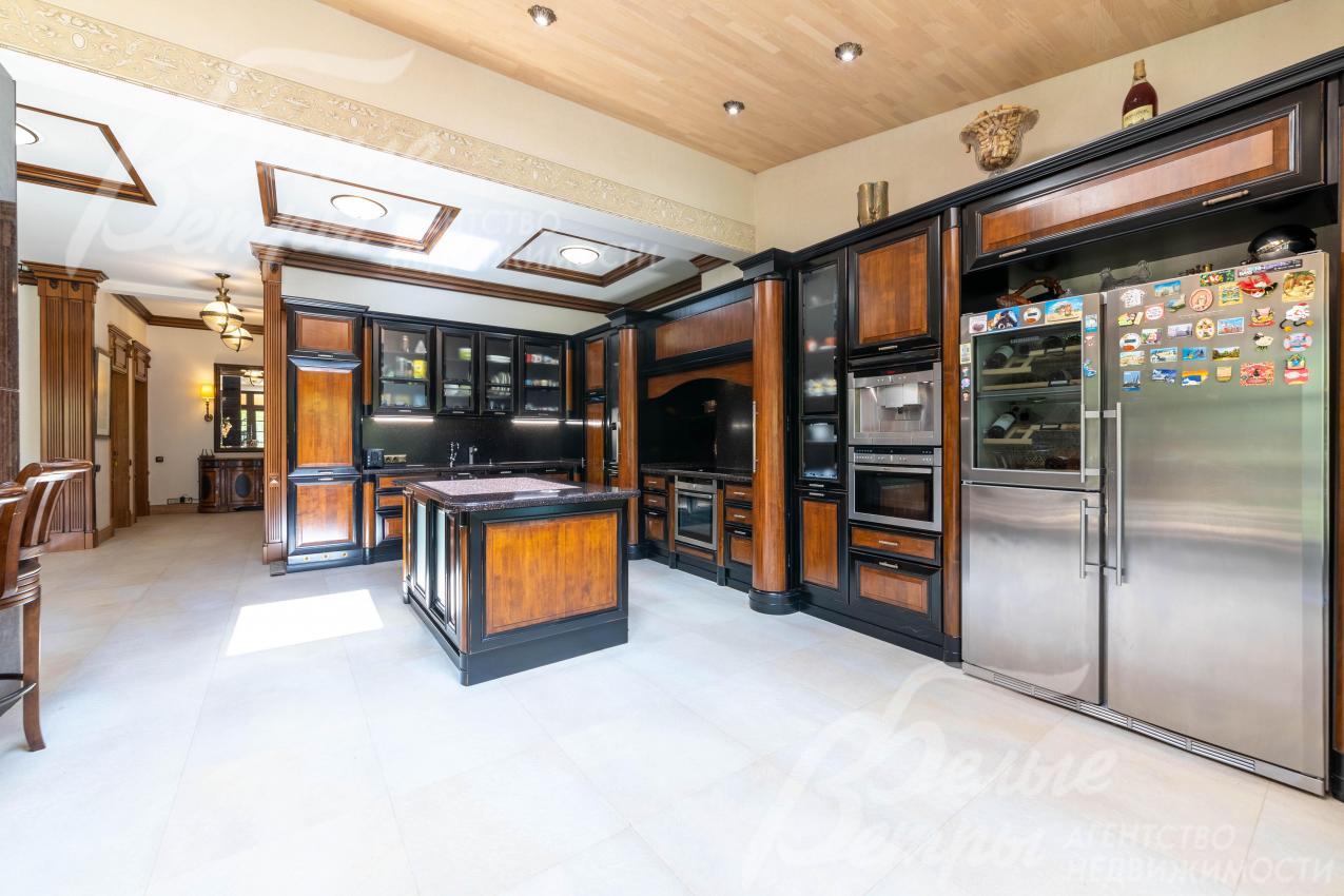 Кухня с островом