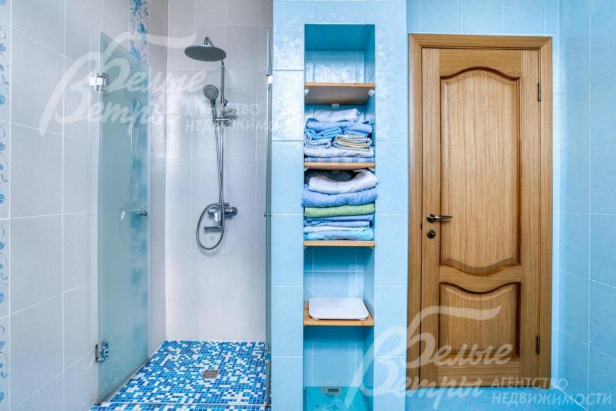 Все санузлы укомплектованы импортной сантехникой, полы - тёплые на водяном подогреве