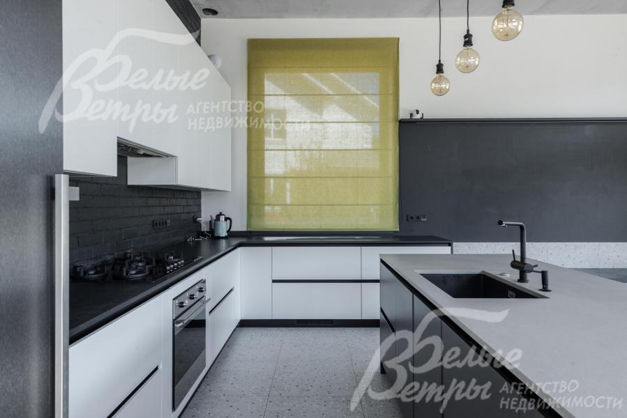 Кухня полностью оборудована всей необходимой техникой